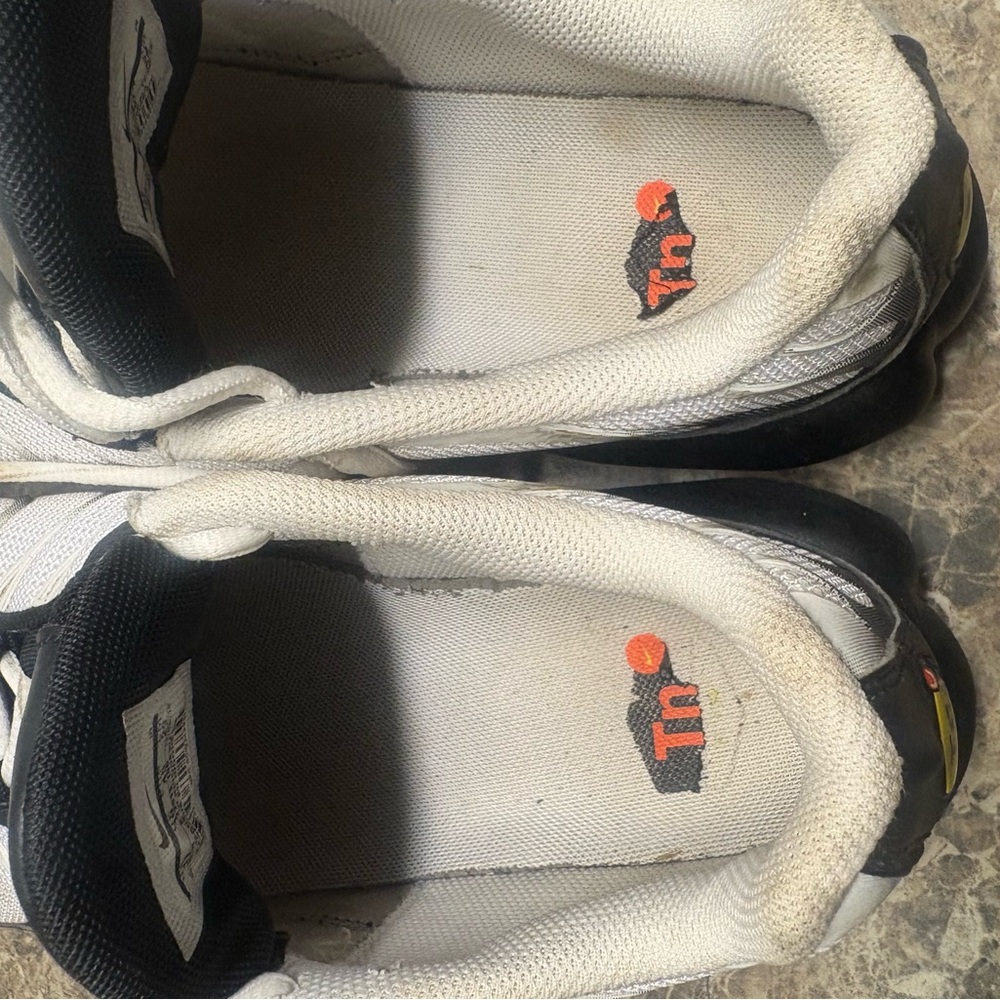 Nike Men’s White/Black Volt Air Max Plus Athletic Shoes - Picture 9 of 15